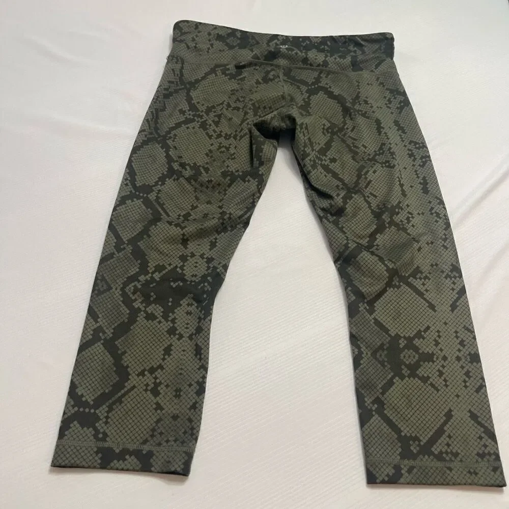 Lululemon Wunder Under 10 Green Snakeskin Luxtreme Crop RARE